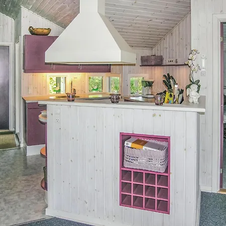 Gorgeous Home In Humble With Sauna * Nordenbro Vesteregn
