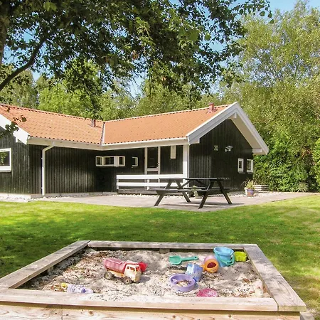 Gorgeous Home In Humble With Sauna Ferienhaus